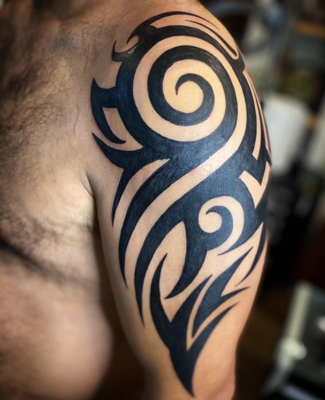 קעקועים ופירסינג תל אביב-יפו - Elena master tattoo