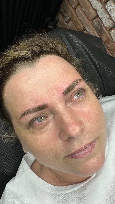 גבות ראשון לציון - Julia Shapiro tattoo / piercing/ permanent makeup