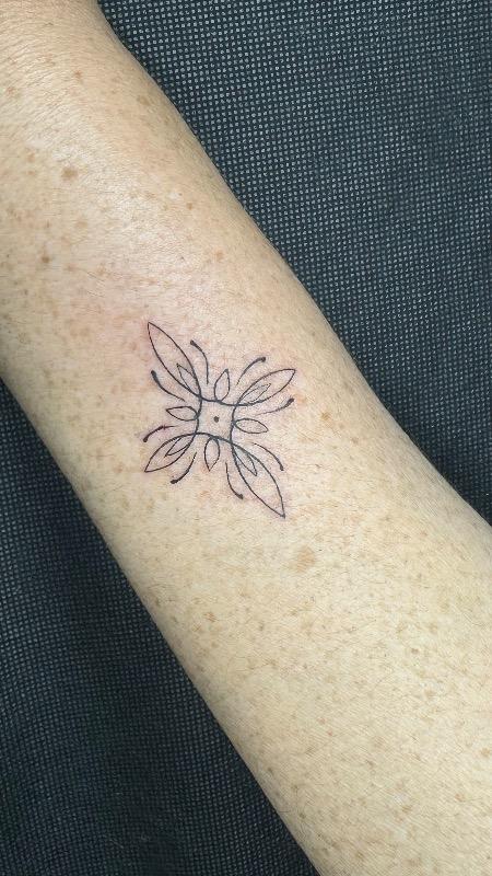 קעקועים ופירסינג ראשון לציון - Julia Shapiro tattoo / piercing/ permanent makeup