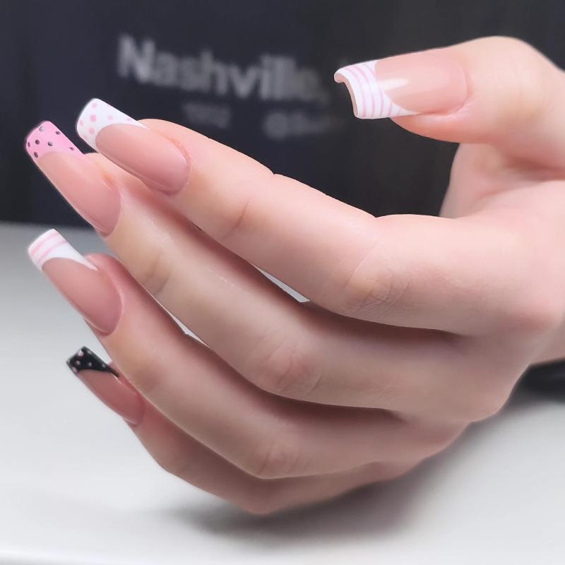 מניקור ופדיקור חולון - Holon Nails Lily