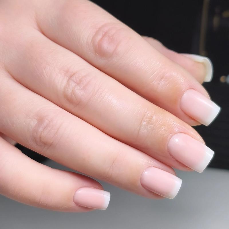 מניקור ופדיקור חולון - Holon Nails Lily