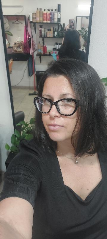 Bella Shvidler - מניקור ופדיקור חדרה