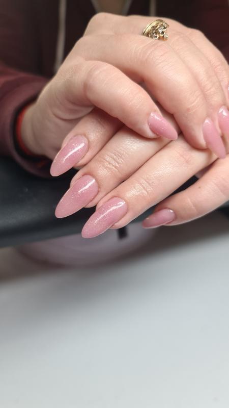 מניקור ופדיקור נתניה - LUNA  manicure