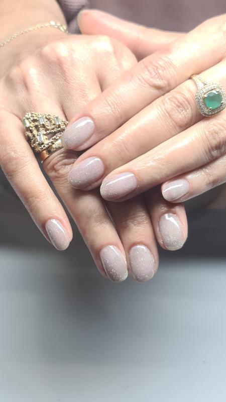 מניקור ופדיקור נתניה - LUNA  manicure