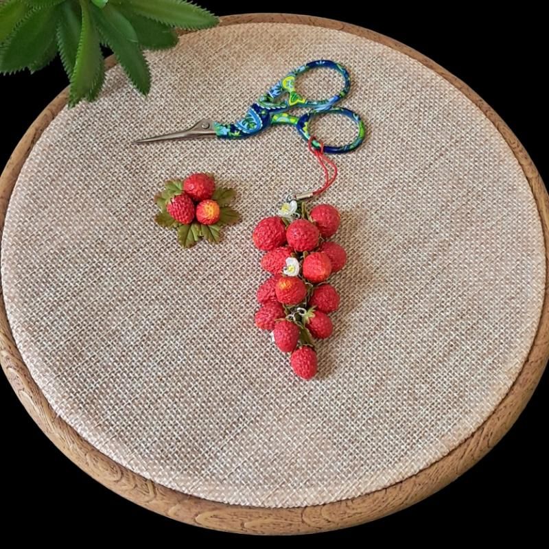 סט אביזרים לרקמה "תות שדה בשל" - Nina Handmade Studio