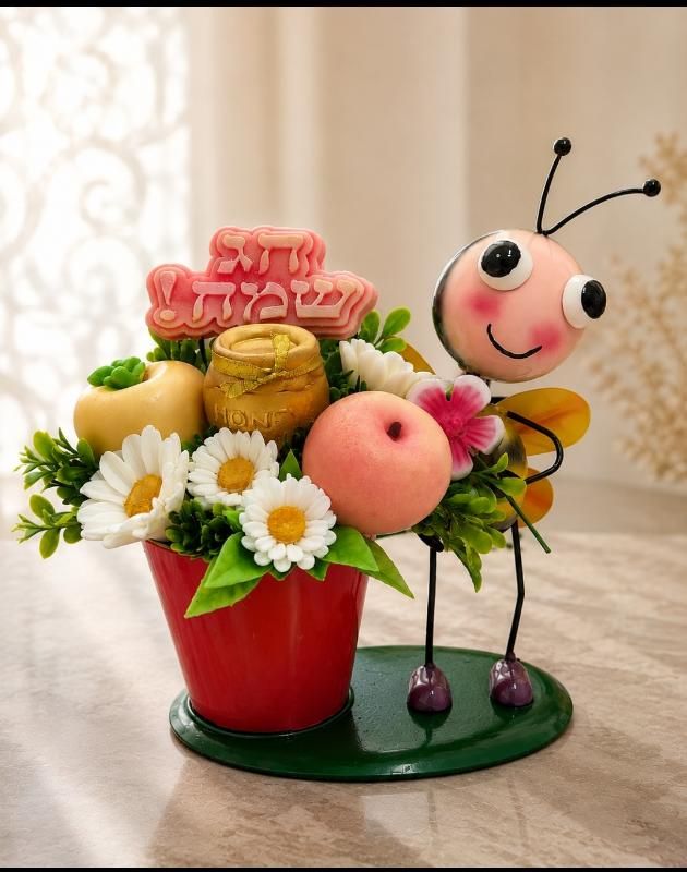 Soap Set with Bee - Soap Style