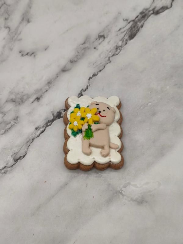 Gingerbread Cat with a Bouquet - magic shop