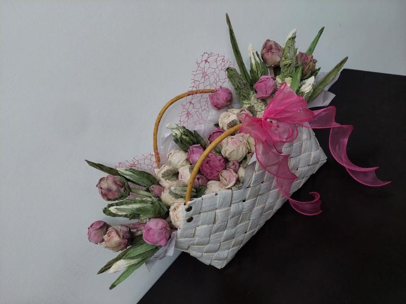 MARSHMALLOW BOUQUET 2 Peonies in Woven Basket - Viktori.cakes