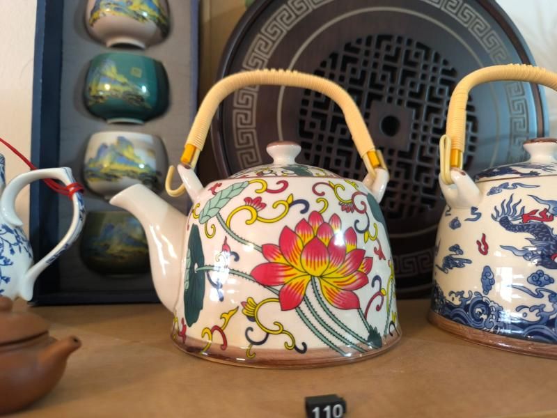 Teapot with lotus - Перелётный Чайник 