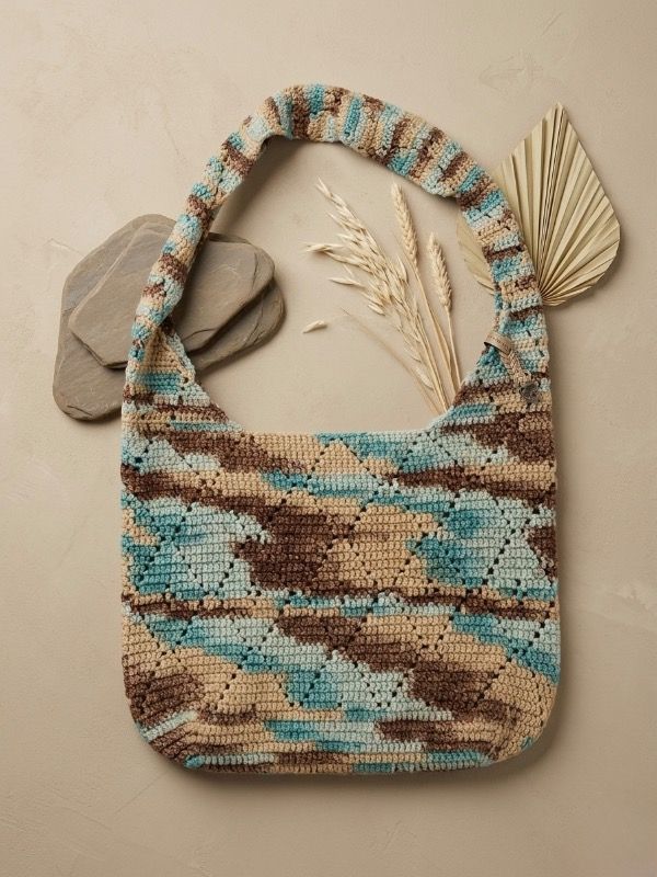 Crochet bag - Yarn Tales