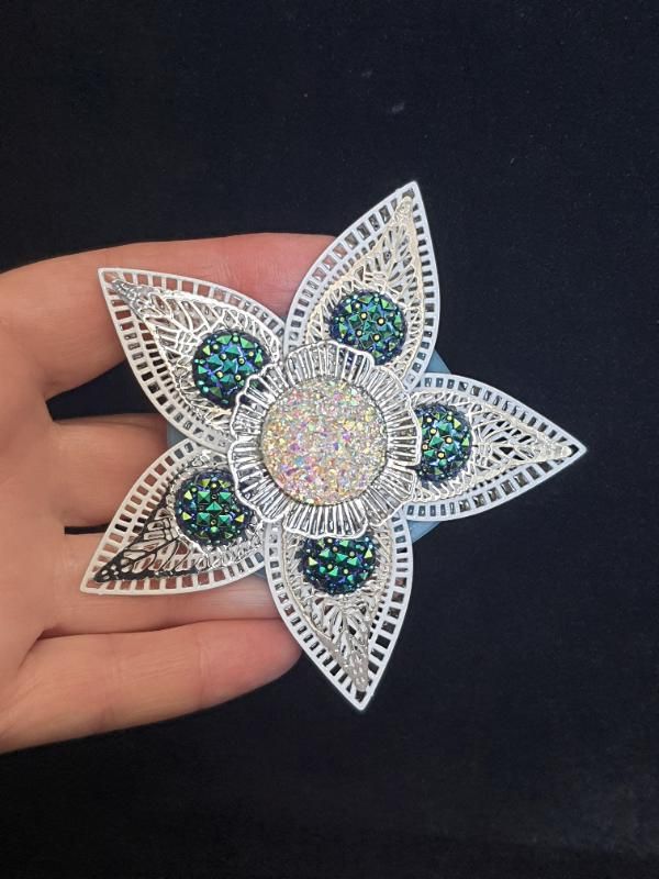 Brooch "Flower" - HarmonyGalArt