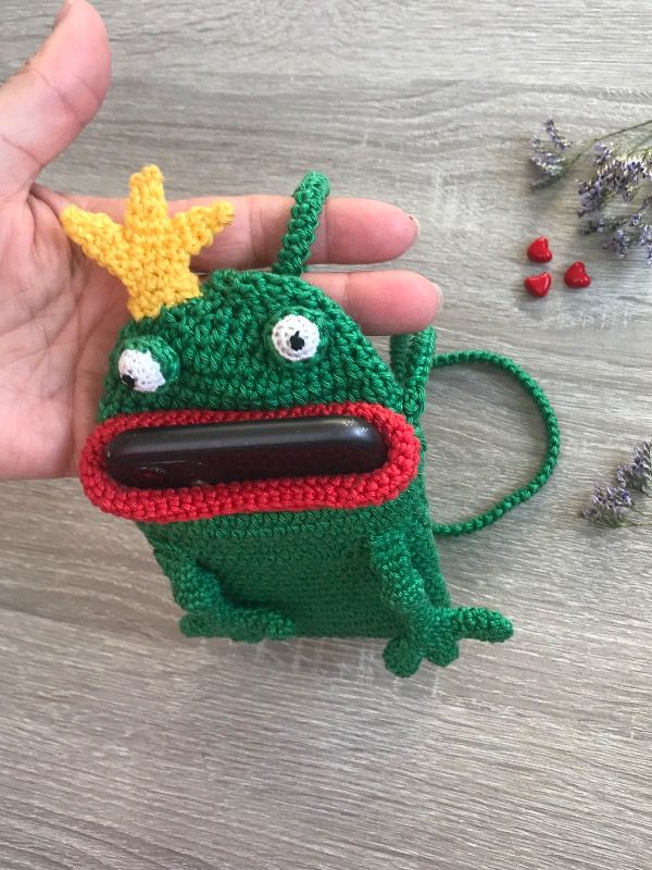 Knitted Bag “Frog Monster” with Crown for Child - KnitHookwithAlena